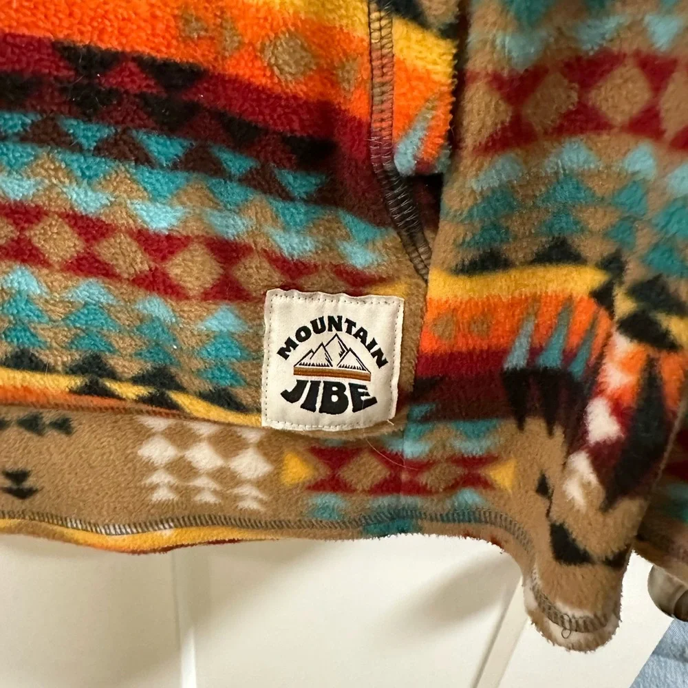 Patterned Tan Sweatshirt - Picture 4 of 4